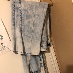 Acid washed suspenders